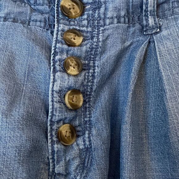 American Eagle Light Wash Button Up Jeans Size 2 - Picture 3 of 6